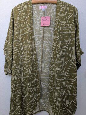 NWT Wehi’s Boutique Olive Green Abstract Geometric Kimono Cardigan – One Size